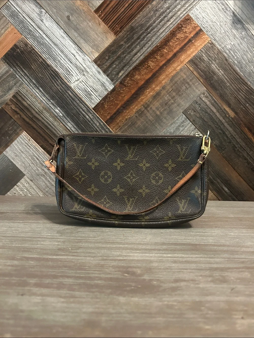 Louis Vuitton Monogram Pochette